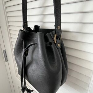 Pebbled Bucket Bag - black